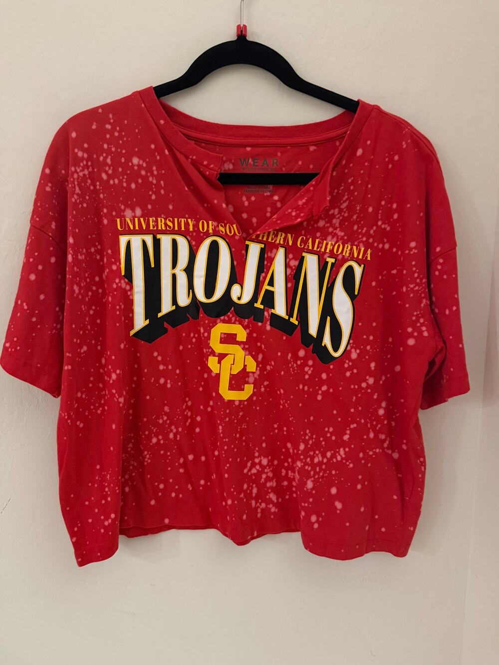Women's WEAR by Erin Andrews Cardinal USC Trojans Cropped Shirt- Large -NWOT